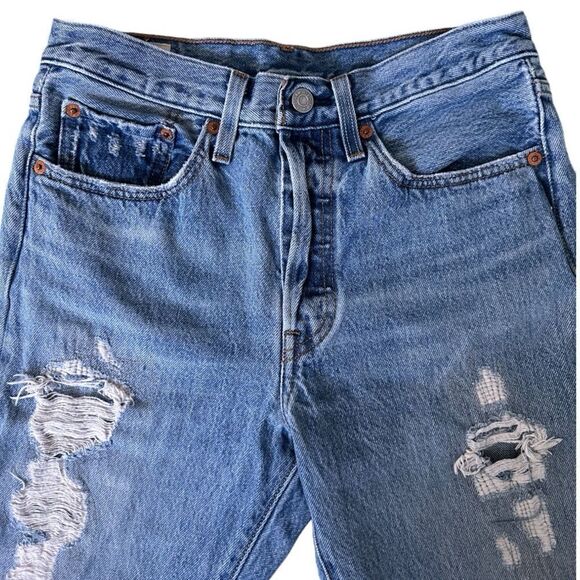 Levi’s 501 Distressed Jeans Size Small - Picture 1 of 8